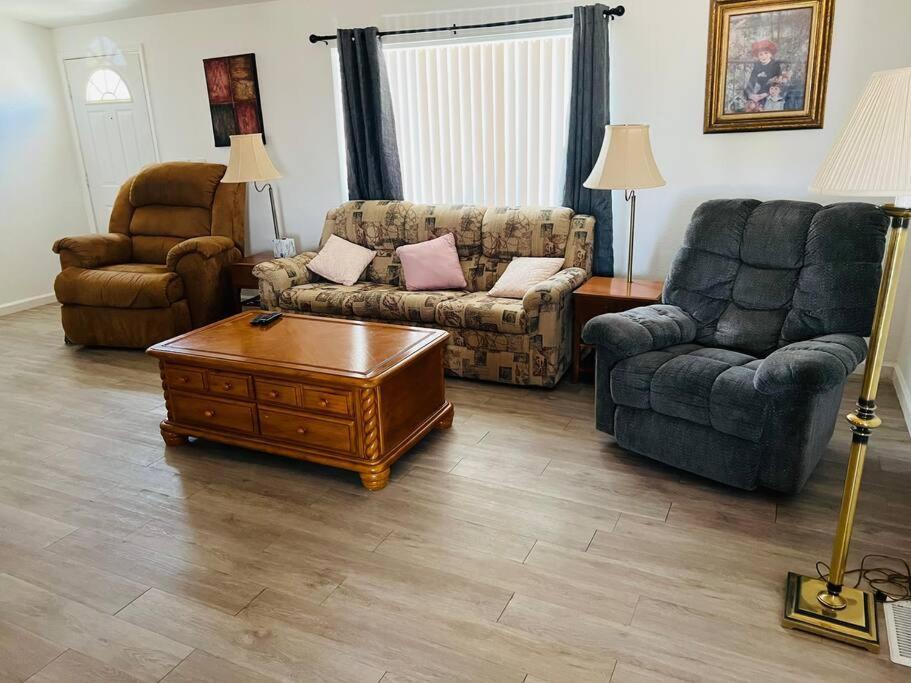 Death Valley/Prairiefire 3Bd/2Ba Home W/ Kitchen Pahrump Kültér fotó